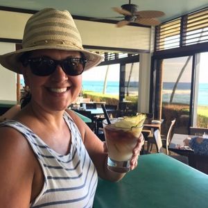 Meet your Posher, Lorie